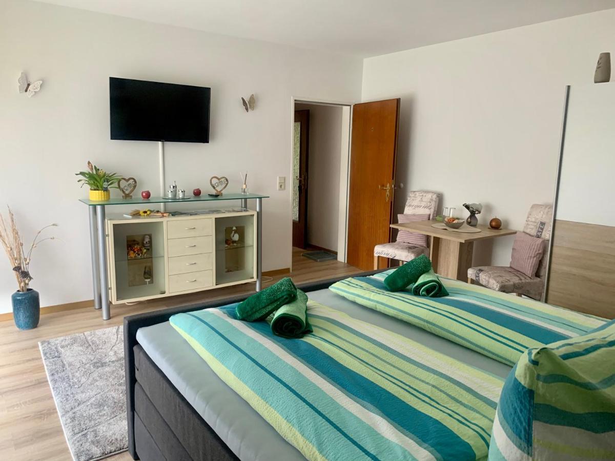 Haus Am Burghain Наумбург Экстерьер фото